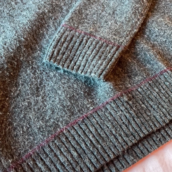 Authentic Irish Wool Crew Sweater โ๏ธ Fisherman Out of Ireland ๐ฎ๐ช - Picture 3 of 7